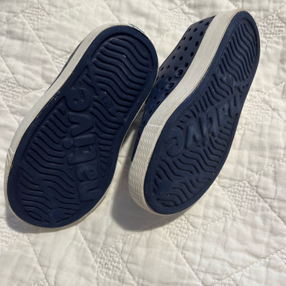 Navy Blue Native Shoes Size Toddler 6